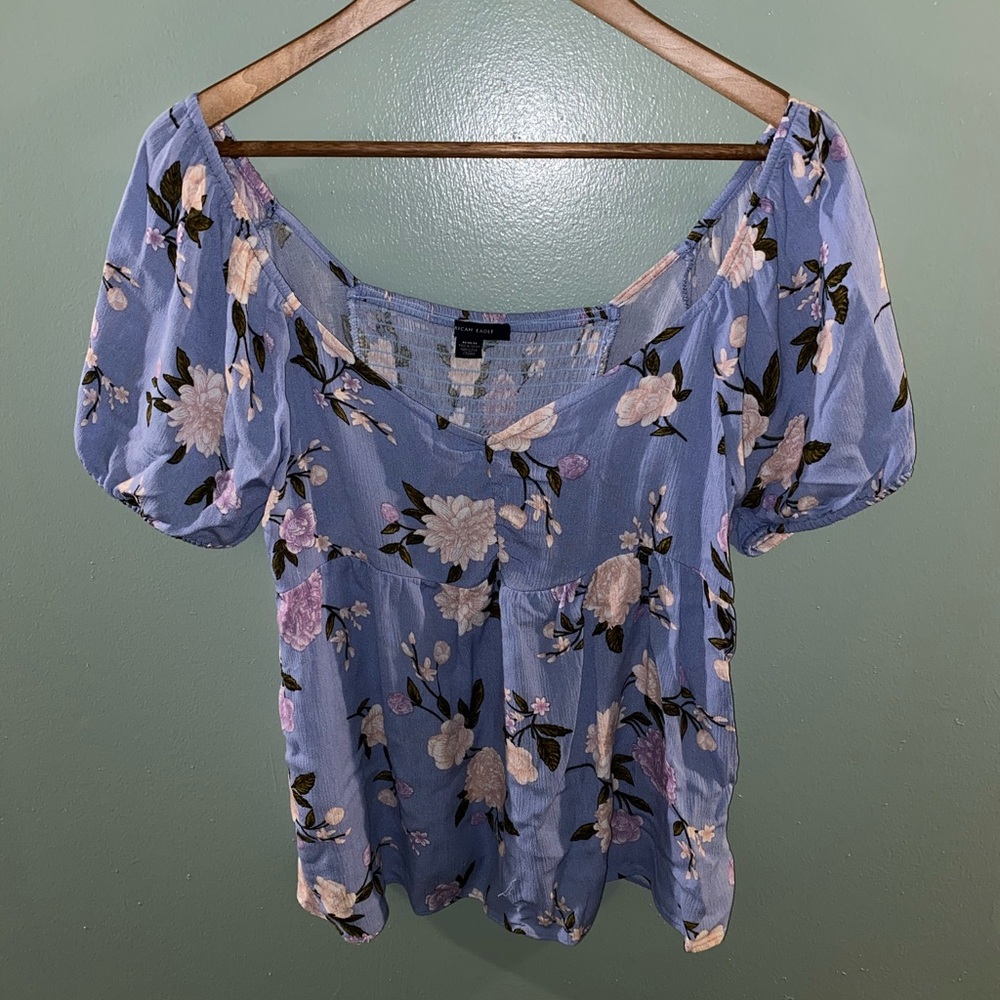 Women’s MediuM American Eagle Shirt